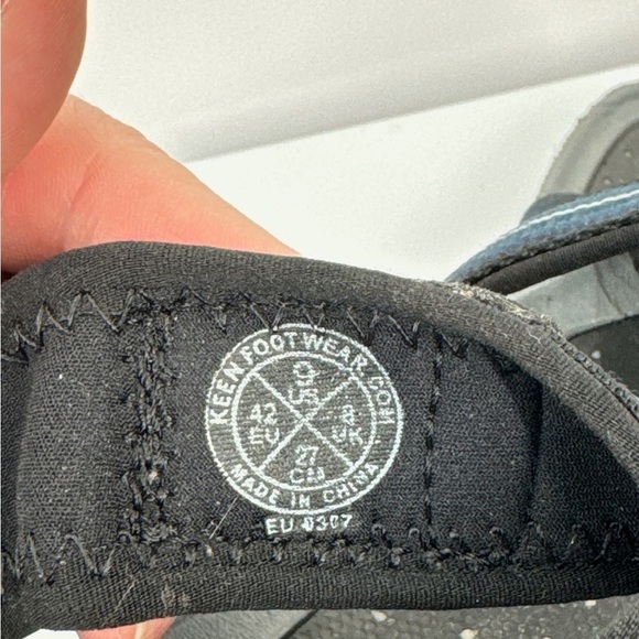 KEEN Newport H-2 Sandals Mens US9 - Picture 6 of 6